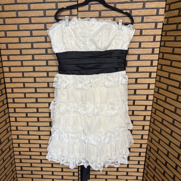 Masquerade White And Black‎ Lace Strapless Dress Size 16/17 - Picture 1 of 8